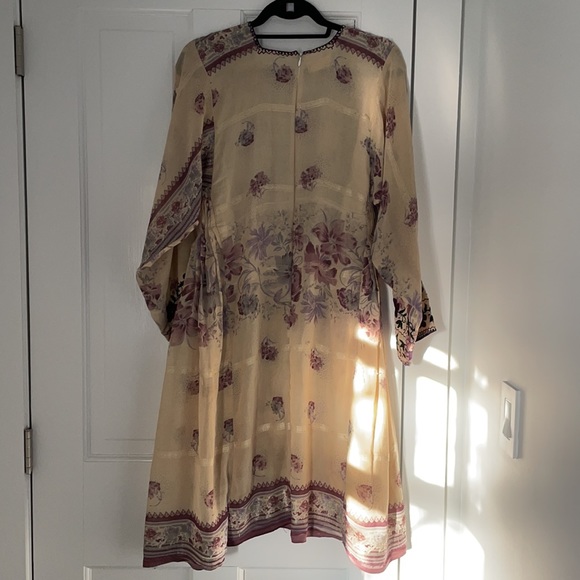 Vintage embroidered dress - Picture 5 of 8